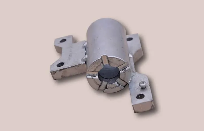 outer-ring-metal-01-1920w
