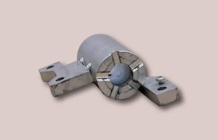 outer-ring-metal-02-1920w